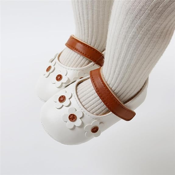 Baby Girl Shoes in Pakistan: A Stylish and Comfortable Choice