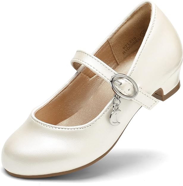 Elegance in Ivory: Choosing the Perfect Girl’s Wedding Shoes